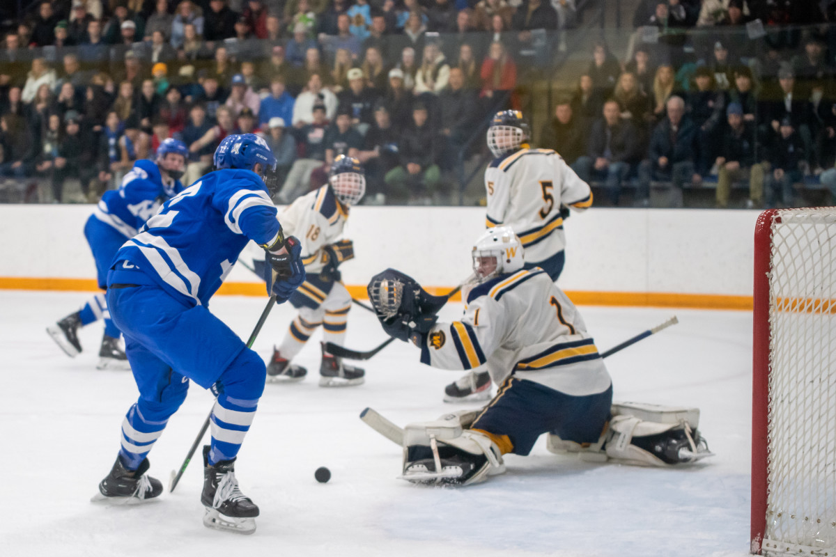 Minnetonka vs Wayzata Feb2-23 Earl Ebensteiner60